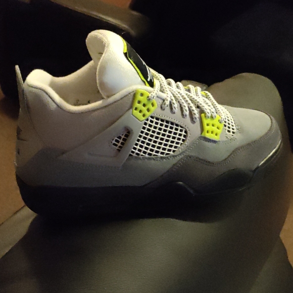 Jordan 4 Retro "Neon 95" SE - Picture 4 of 8
